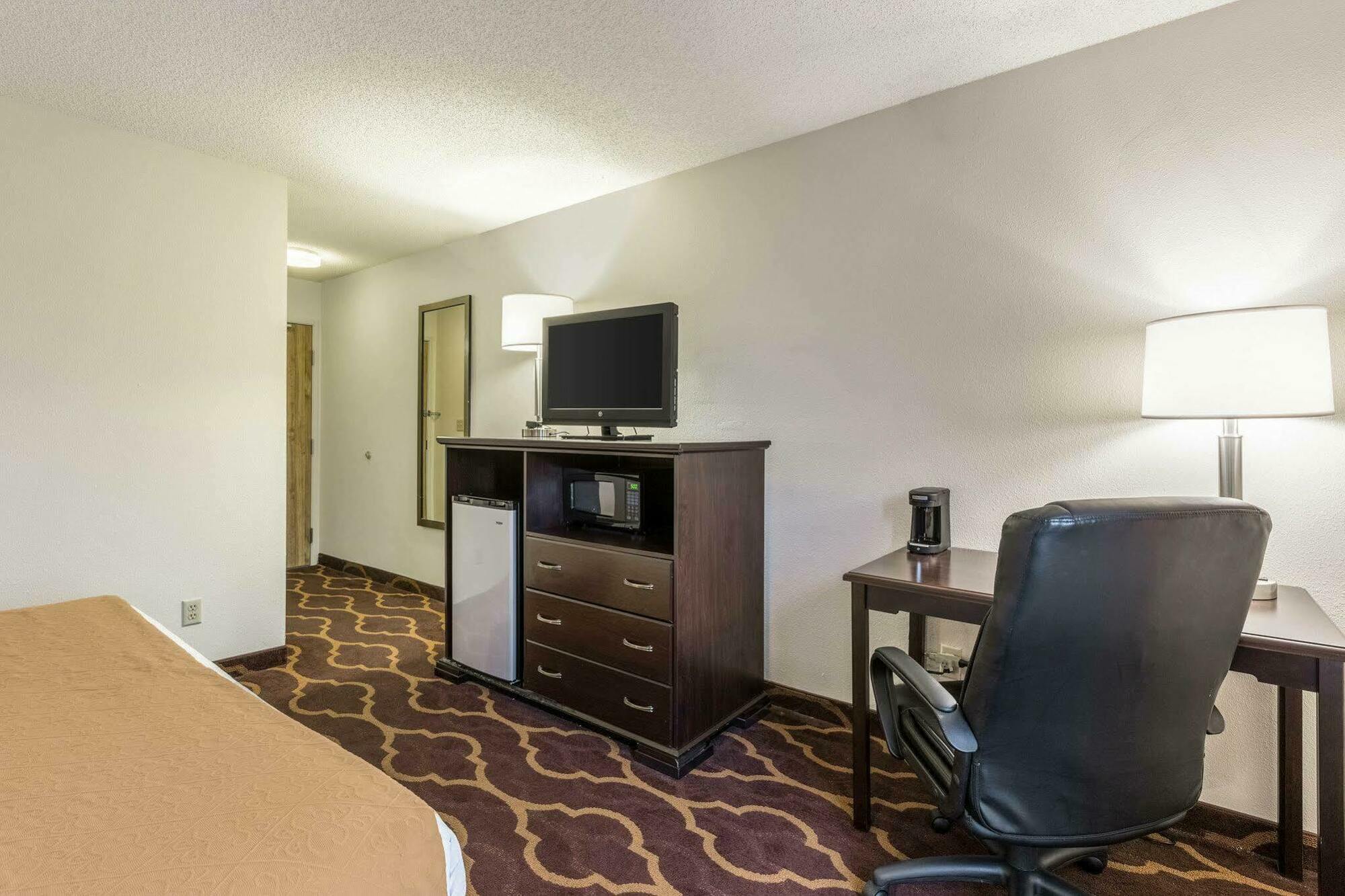 Quality Inn Карни Экстерьер фото